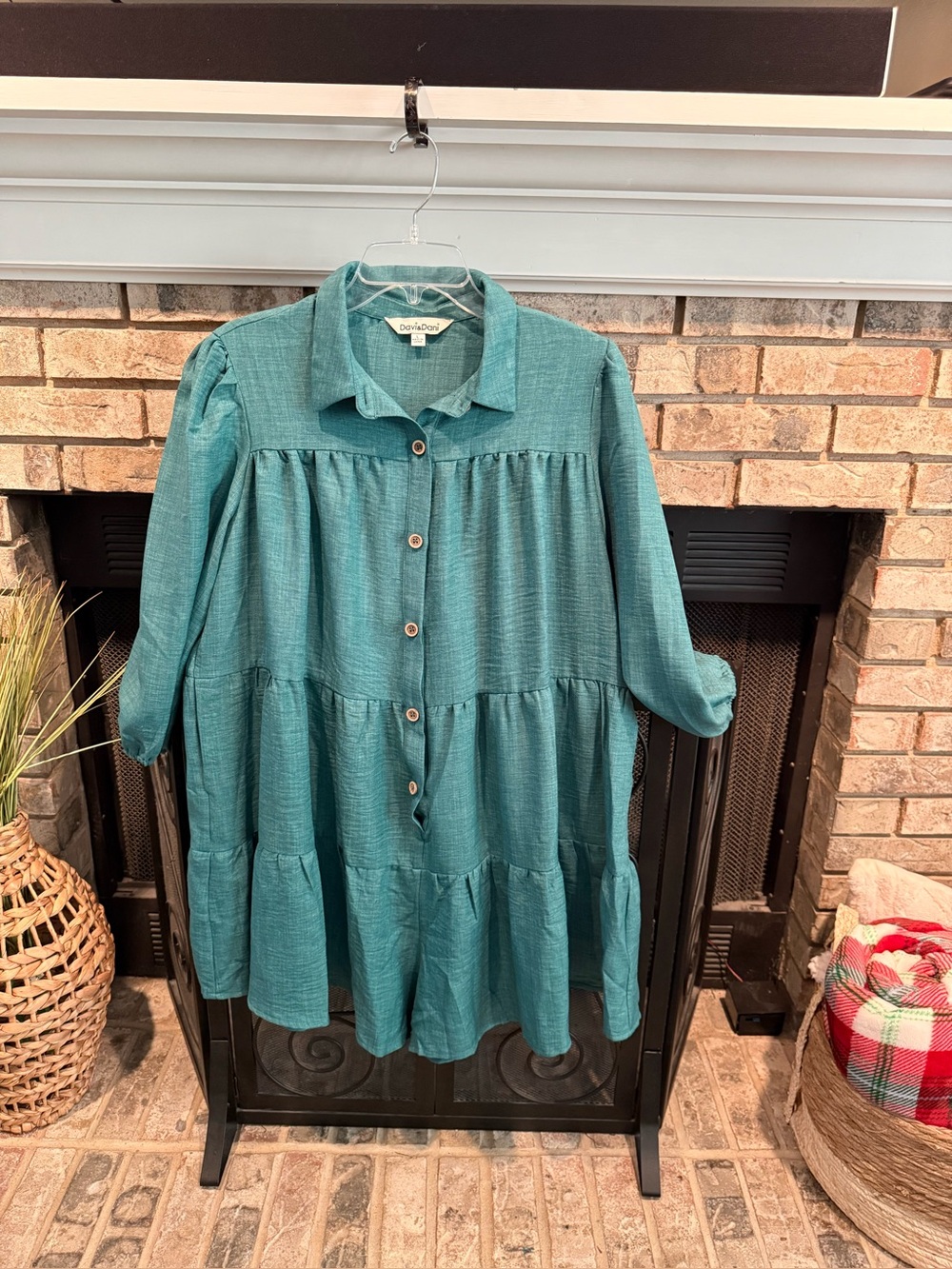 Davi&Dani tiered button front romper in green, Large, NWOT